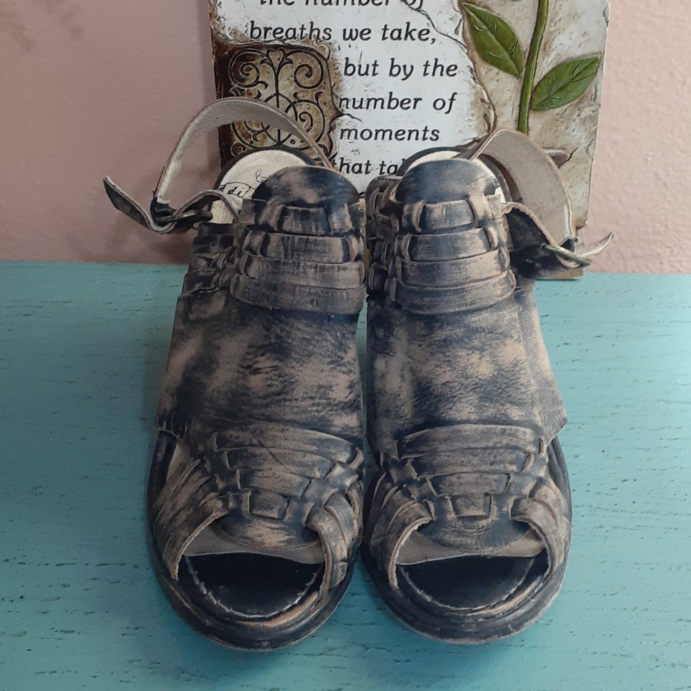 FREEBIRD BY STEVEN SHOES SZ 9